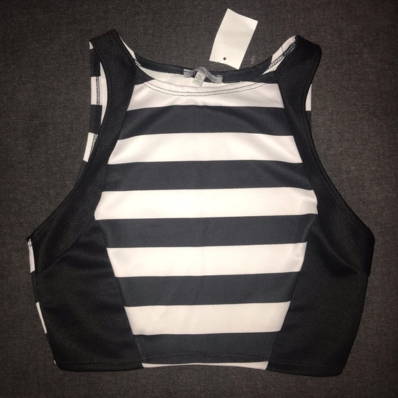 Striped Crop Top - Picture 2 of 4